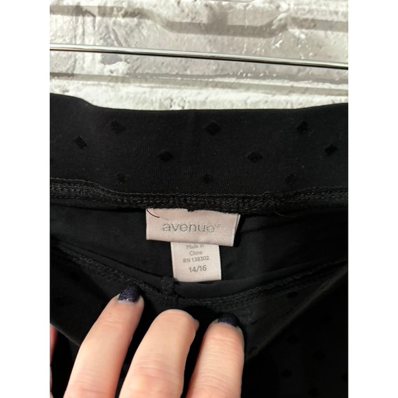 Avenue Black‎ Polka Dot Leggings - Picture 3 of 4